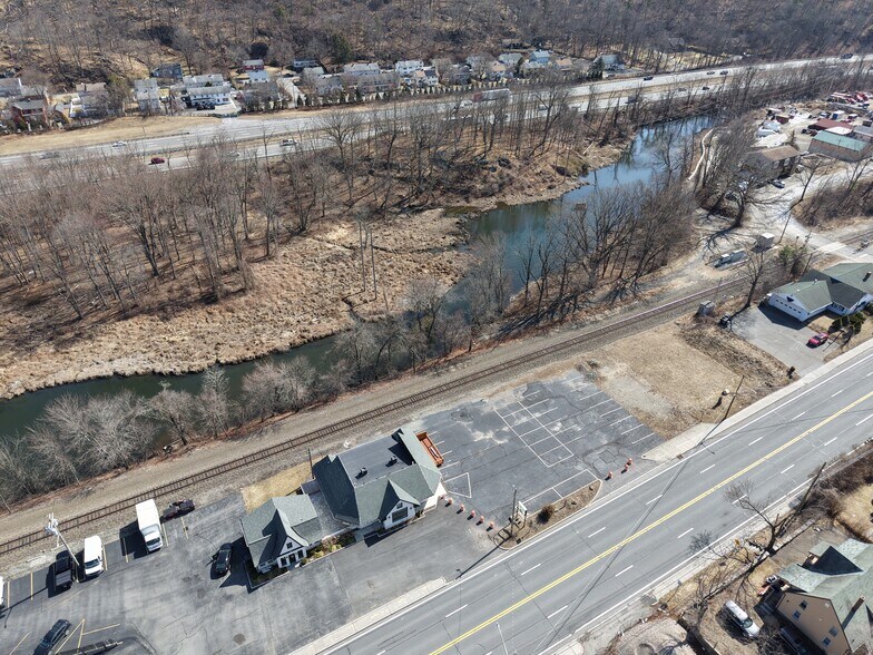 192 Ny-17, Tuxedo Park, NY à louer - Photo principale – Image 1 sur 32