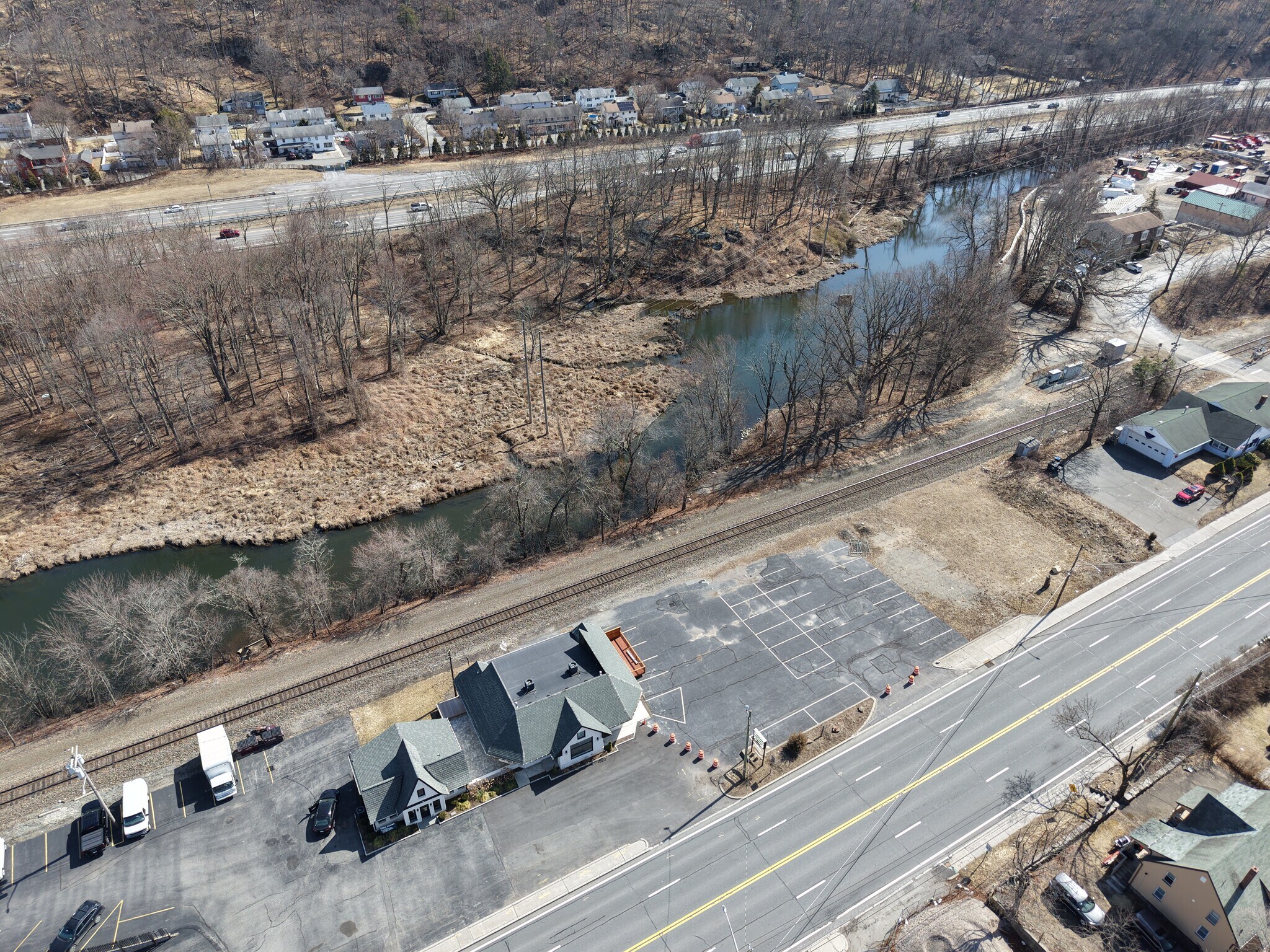 192 Ny-17, Tuxedo Park, NY à louer Photo principale– Image 1 sur 33