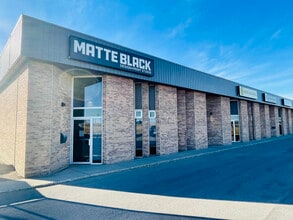 401-413 Forge Rd SE, Calgary, AB à louer Photo intérieure– Image 1 sur 12