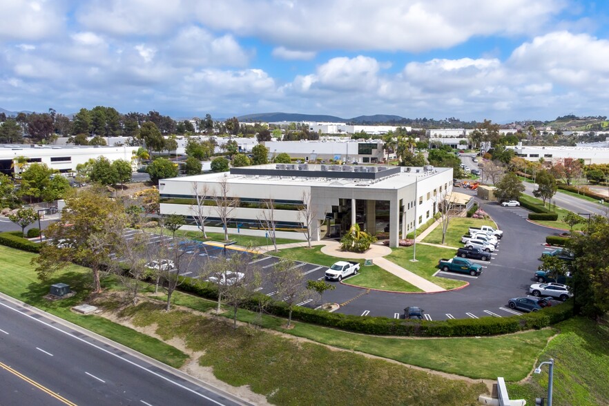 2790 Business Park Dr, Vista, CA à louer - Photo de l’immeuble – Image 1 sur 6