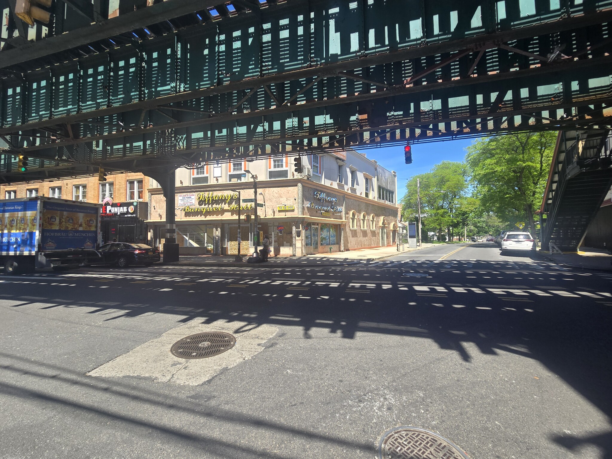 110-27 Jamaica Ave, Jamaica, NY à louer Photo de l’immeuble– Image 1 sur 38
