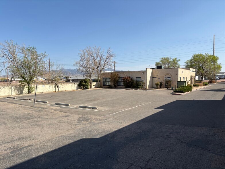 1755 Airway Ave, Kingman, AZ à louer - Photo de l’immeuble – Image 3 sur 20