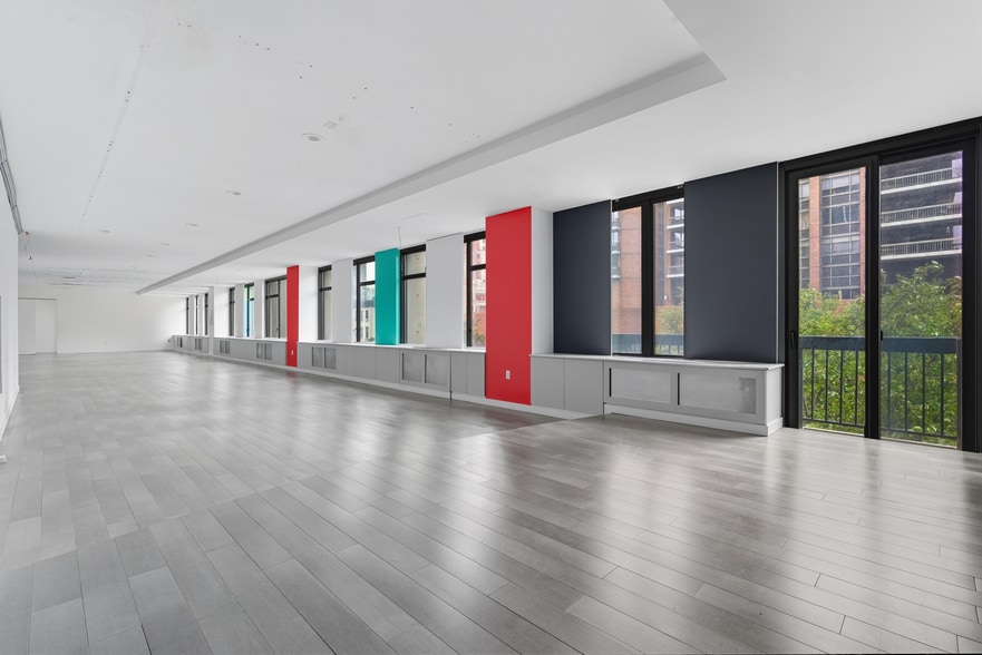 300-304 E 59th St, New York, NY à louer - Photo de l’immeuble – Image 1 sur 3