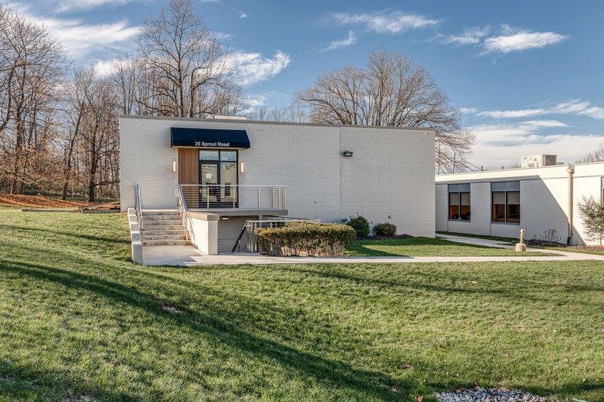 35 Sproul Rd, Malvern, PA à vendre - Photo de l’immeuble – Image 3 sur 15