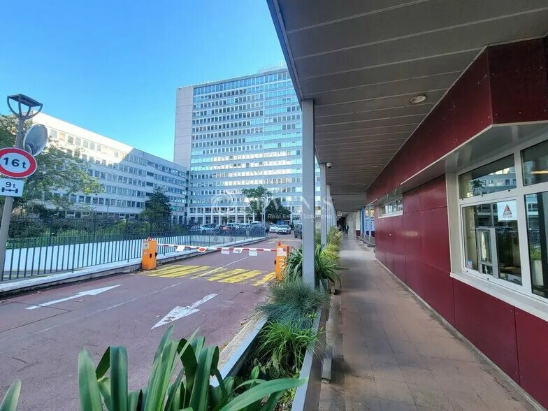 Bureau dans Clichy à louer - Photo de l’immeuble – Image 1 sur 6