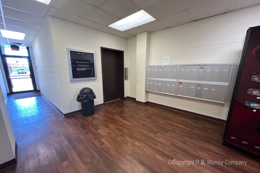 2032 E Kearney Rd, Springfield, MO à vendre - Photo de l’immeuble – Image 3 sur 5
