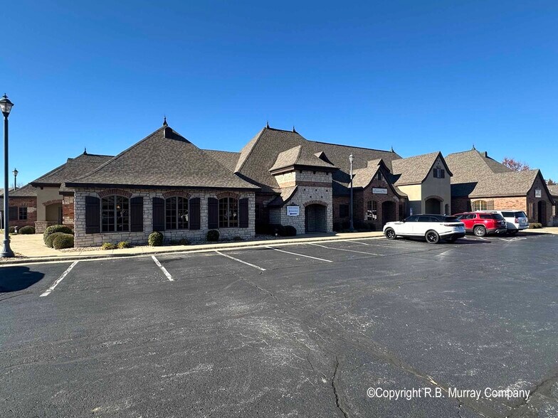 1135 E Lakewood, Springfield, MO à vendre - Photo de l’immeuble – Image 3 sur 36