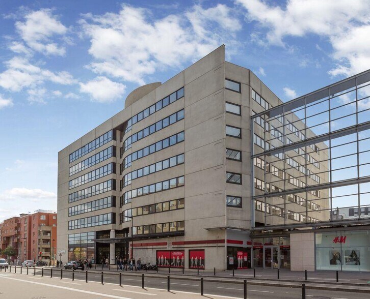 2 Boulevard Vauban, Montigny-le-Bretonneux à louer - Photo de l’immeuble – Image 3 sur 6