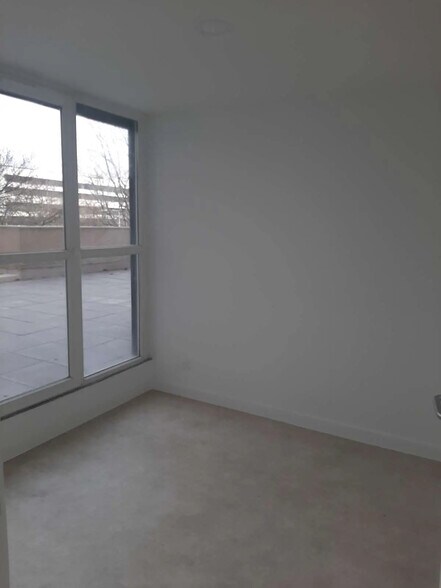Bureau dans Nanterre à louer - Photo de l’immeuble – Image 2 sur 6