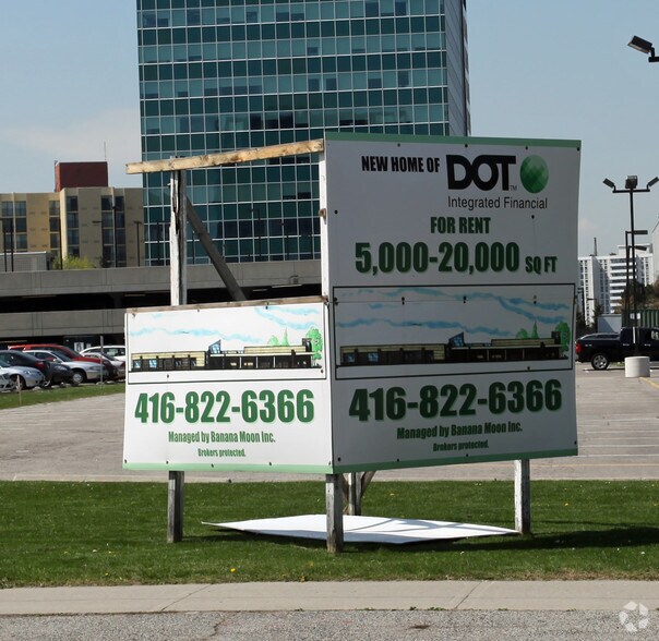 155 Consumers Rd, Toronto, ON à louer - Photo de l’immeuble – Image 2 sur 6