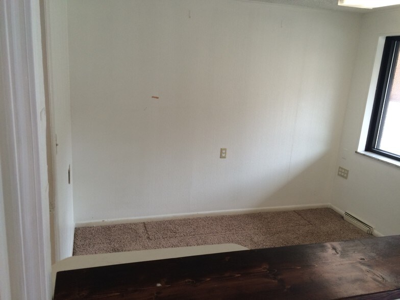 820 Midland Ave, Midland, PA à louer - Photo intérieure – Image 3 sur 11