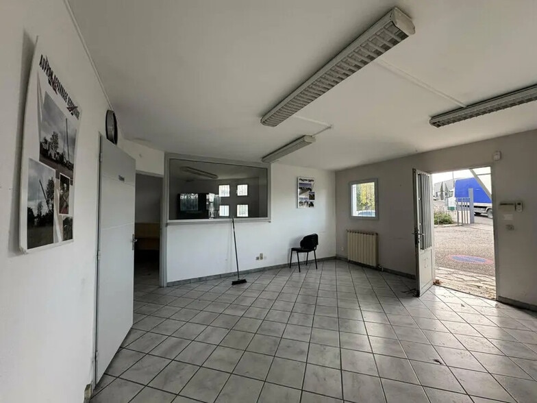 Bureau dans Orange à louer - Photo de l’immeuble – Image 2 sur 9