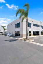 440 S Hindry Ave, Inglewood, CA à louer Photo intérieure– Image 2 sur 27