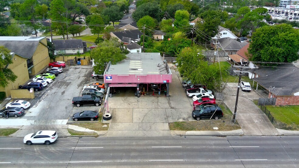 7004 S Gessner Rd, Houston, TX à vendre - Photo de l’immeuble – Image 2 sur 5