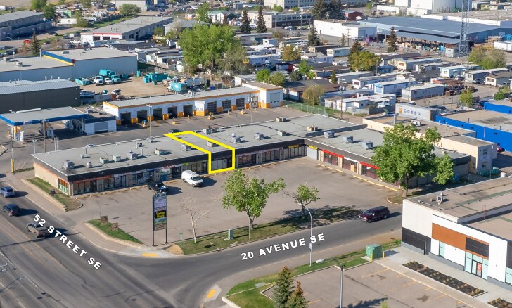 5147 20 Av SE, Calgary, AB à louer - Photo de l’immeuble – Image 1 sur 6