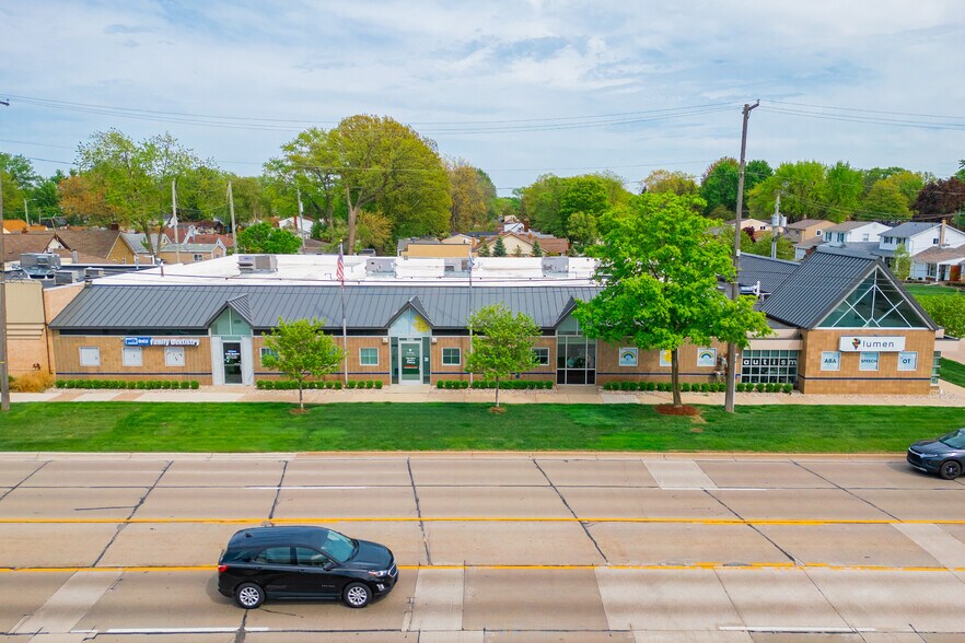 26210 Harper Ave, Saint Clair Shores, MI à vendre - Photo de l’immeuble – Image 2 sur 13