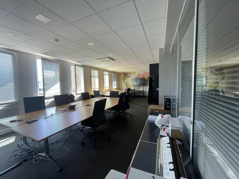 Bureau dans Montreuil à louer - Photo de l’immeuble – Image 2 sur 7