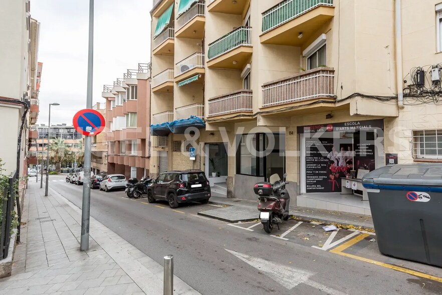 Carrer Creu, Sant Just Desvern, Barcelona à vendre - Photo de l’immeuble – Image 3 sur 4