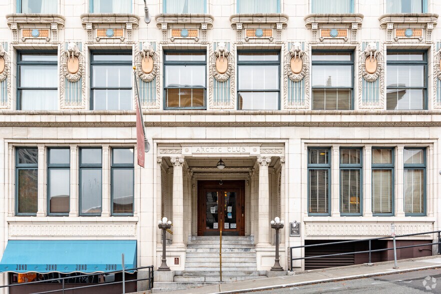 700 3rd Ave, Seattle, WA à louer - Photo de l’immeuble – Image 3 sur 3