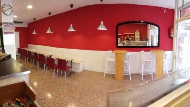 Local commercial dans Sant Feliu de Llobregat, Barcelona à louer Photo intérieure– Image 2 sur 3