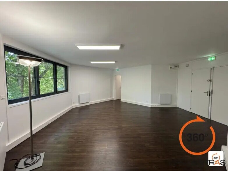 Bureau dans Lognes à louer - Photo de l’immeuble – Image 2 sur 11