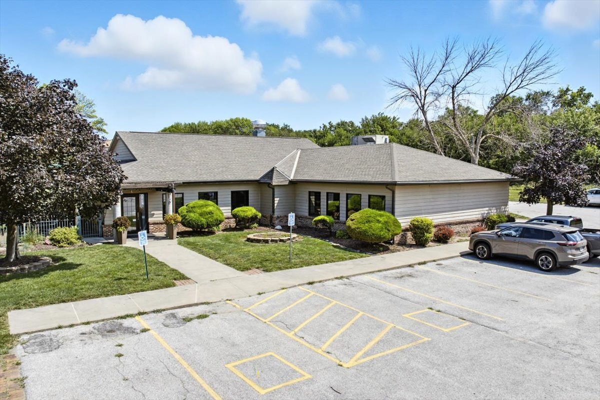 1207 S 35th St, Council Bluffs, IA à vendre Photo principale– Image 1 sur 15