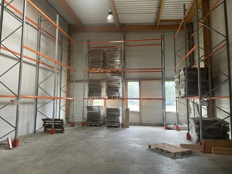 Local d’activités dans Gonesse à louer - Photo de l’immeuble – Image 1 sur 6