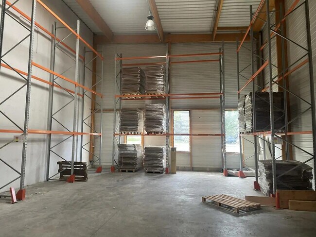 Plus de détails pour 1 Rue Jean Mermoz, Gonesse - Local d'activités à louer