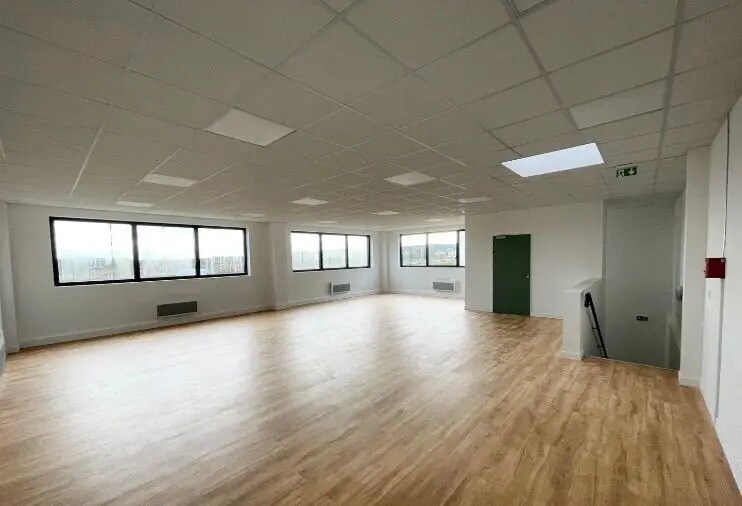 Local d'activités dans Marignane à vendre - Photo intérieure – Image 3 sur 4