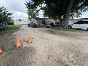 6613 Millport st, Houston, TX à louer Photo intérieure– Image 2 sur 13