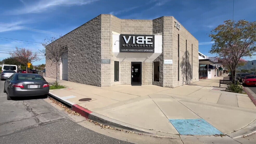 3133 W Burbank Blvd, Burbank, CA à louer - Vidéo sur l’annonce professionnelle – Image 2 sur 36