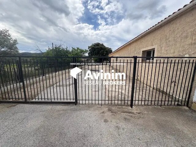 Local commercial dans Saint-Cyr-sur-Mer à louer - Photo de l’immeuble – Image 2 sur 6