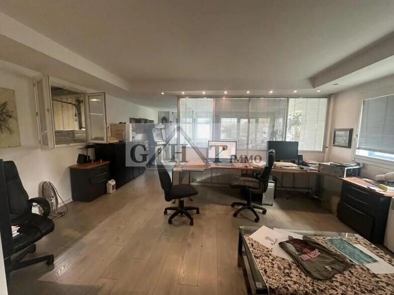 Industriel/Logistique dans Montreuil à vendre - Photo de l’immeuble – Image 3 sur 3