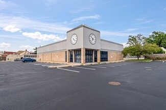 Plus de détails pour 210 Post Ave, Westbury, NY - Local commercial à louer