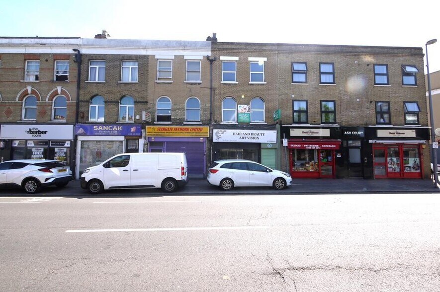 208 High Road Leytonstone, Londres à louer - Photo de l’immeuble – Image 2 sur 15