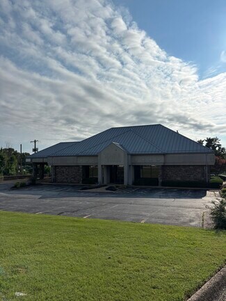 Plus de détails pour 307 N Walton Blvd, Bentonville, AR - Local commercial à louer