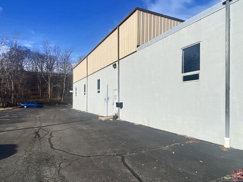 250 John Downey Dr, New Britain, CT à louer - Photo de l’immeuble – Image 2 sur 12