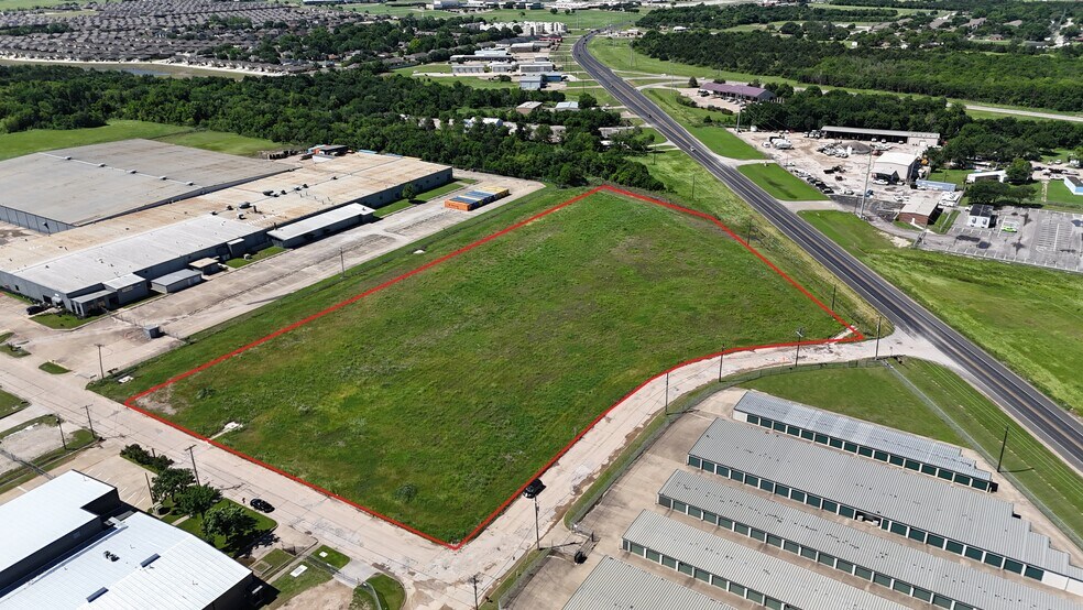 1401 Jack McKay Blvd, Ennis, TX à vendre - Photo principale – Image 1 sur 8