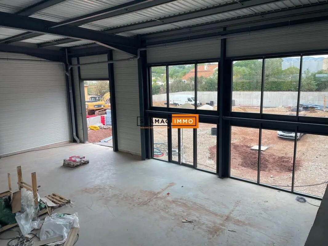 Local d'activités dans Ollioules à vendre Photo intérieure– Image 1 sur 5