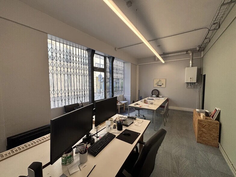 15 Rue Fondary, Paris à louer - Photo de l’immeuble – Image 3 sur 17