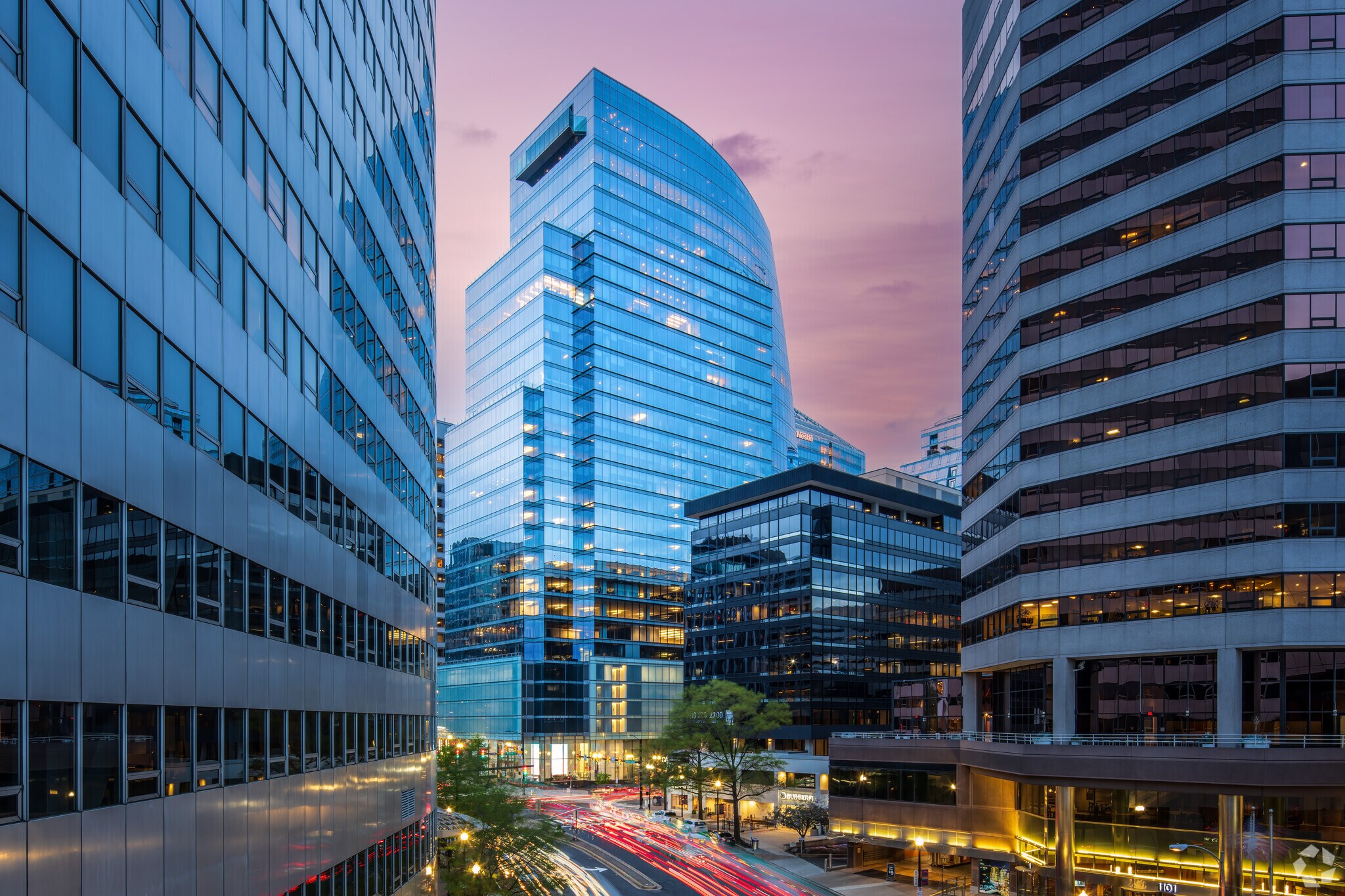 1201 Wilson Blvd, Arlington, VA à louer Photo principale– Image 1 sur 6