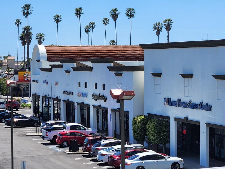 2301-2385 N Oxnard Blvd, Oxnard, CA à louer - Photo de l’immeuble – Image 2 sur 4
