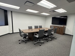 400 Chisholm Pl, Plano, TX à louer Photo intérieure– Image 2 sur 4