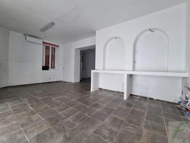 Local commercial dans Chambéry à vendre - Photo de l’immeuble – Image 2 sur 4