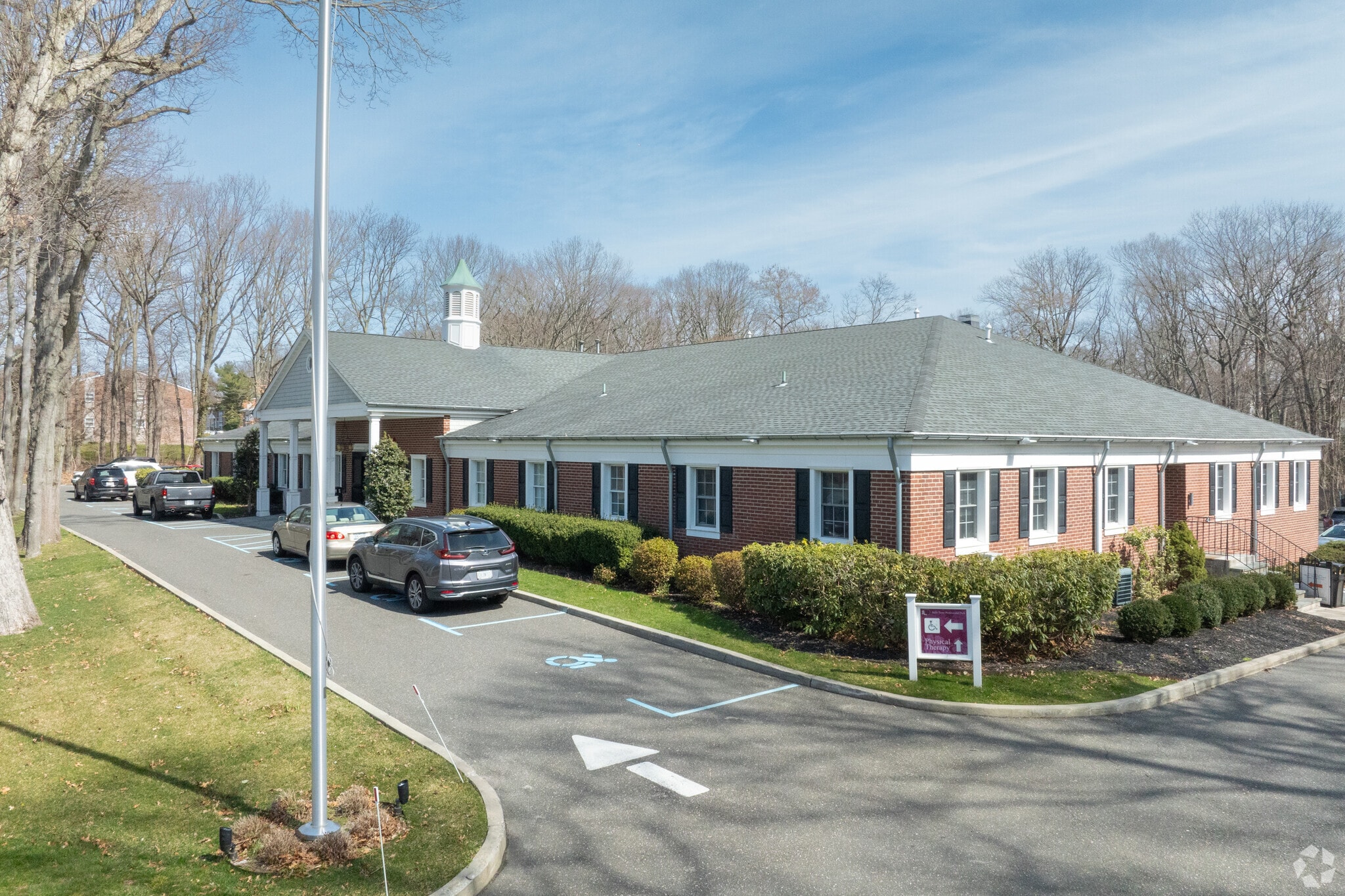 635 Belle Terre Rd, Port Jefferson, NY à vendre Photo principale– Image 1 sur 7