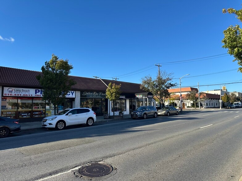 170 W Park Ave, Long Beach, NY à vendre - Photo de l’immeuble – Image 2 sur 3