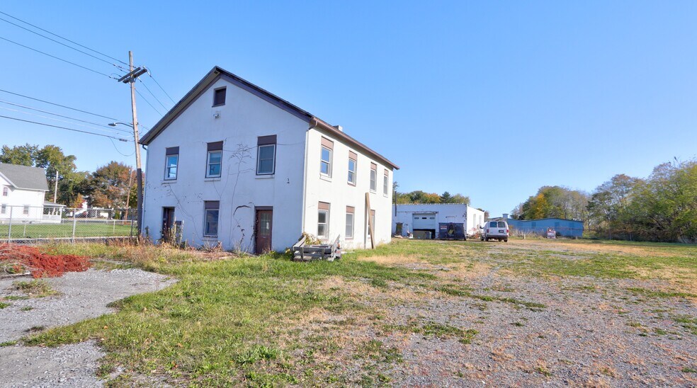 142 Middle St, Geneva, NY à vendre - Photo de l’immeuble – Image 3 sur 46