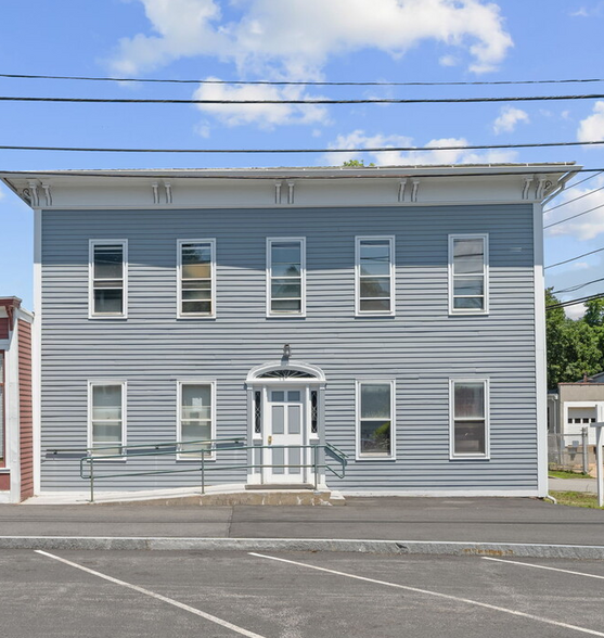 18 Central St, Brookfield, MA à vendre - Photo de l’immeuble – Image 1 sur 24