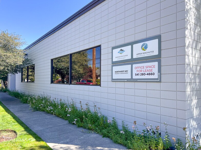 700 NW Hill St, Bend, OR à louer - Photo de l’immeuble – Image 3 sur 4