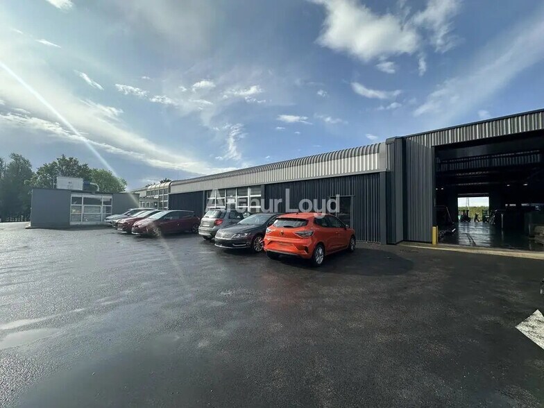 Local d’activités dans Reims à louer - Photo de l’immeuble – Image 2 sur 9